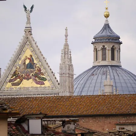 Tre Donzelle * Siena